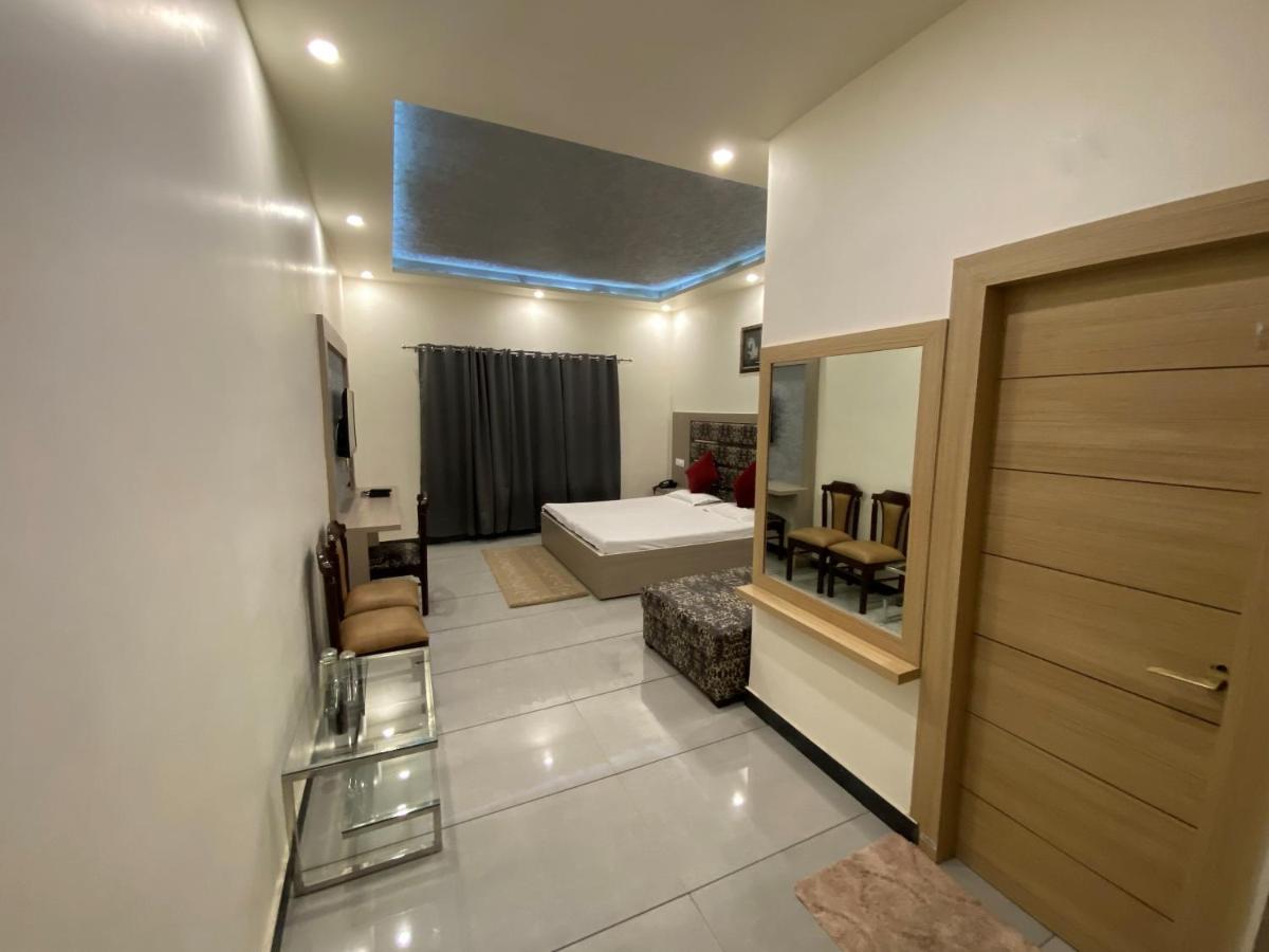 Neelgagan Hotel Nuova Delhi Esterno foto